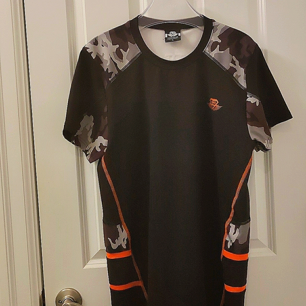 Body Engineers Men size L Black camo shirt